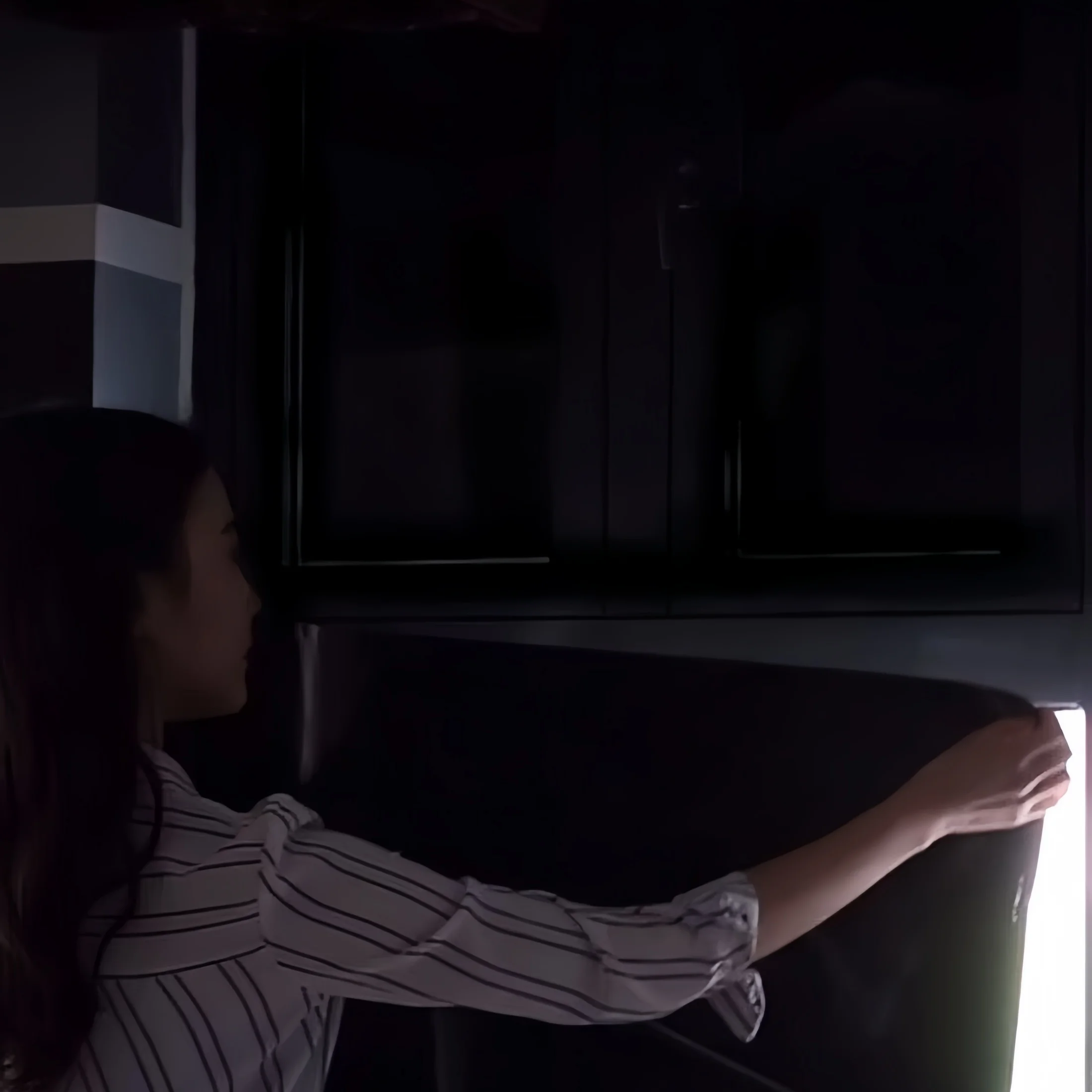 Película Adhesiva de Vidrio Negro Opaco - Protección UV y Oscurecimiento Total 100% - Imagen 2